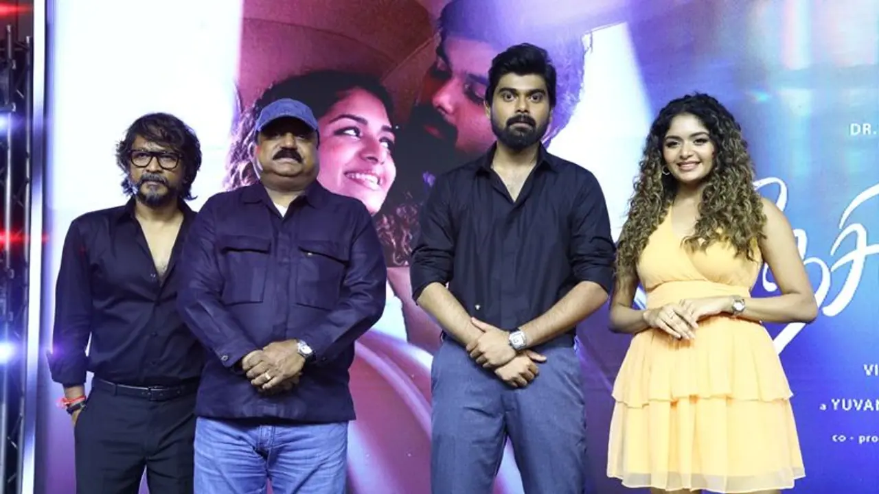 அப்பாவின் கடைசி தருணம்... தம்பி ஆகாஷின் முதல் பட விழாவில் எமோஷ்னலாக பேசி கலங்கிய அதர்வா முரளி!