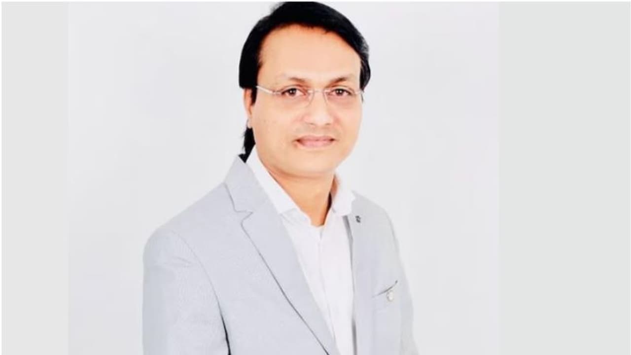 ബഹ്റൈനില് സ്വിമ്മിങ് പൂളില് വീണ് മലയാളി മരിച്ചു ബഹ്റൈനില് സ്വിമ്മിങ് പൂളില് വീണ് മലയാളി മരിച്ചു