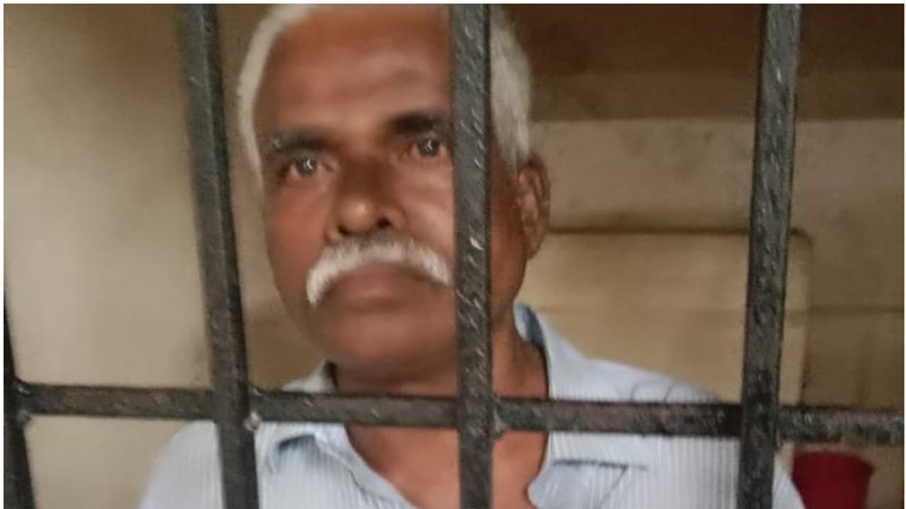 അമ്മയെ കൊന്ന കേസിൽ 17 വർഷമായി ജയിലിൽ, പരോളിലിറക്കിയ സഹോദരനെ ഉലക്കയ്ക്ക് അടിച്ചു കൊന്നു, വീണ്ടും അറസ്റ്റിൽ അമ്മയെ കൊന്ന കേസിൽ 17 വർഷമായി ജയിലിൽ, പരോളിലിറക്കിയ സഹോദരനെ ഉലക്കയ്ക്ക് അടിച്ചു കൊന്നു, വീണ്ടും അറസ്റ്റിൽ