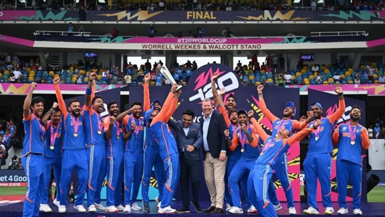 India erupts in celebrations: Vande Mataram, firecrackers, dhol, dance and more mark T20 WC triumph (WATCH)