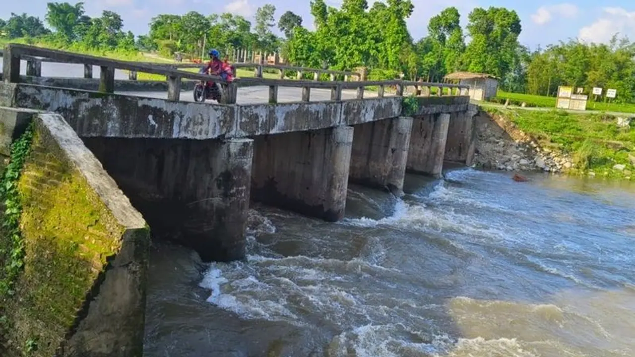 அடுத்தடுத்து நொறுங்கி விழும் பீகார் பாலங்கள்! 10 நாட்களுக்குள் 6வது சம்பவம்!