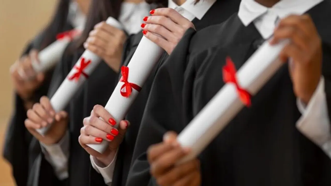 "I froze": IIM Ahmedabad alum says her MBA degree wasn't 'enough' for top consulting firm "I froze": IIM Ahmedabad alum says her MBA degree wasn't 'enough' for top consulting firm