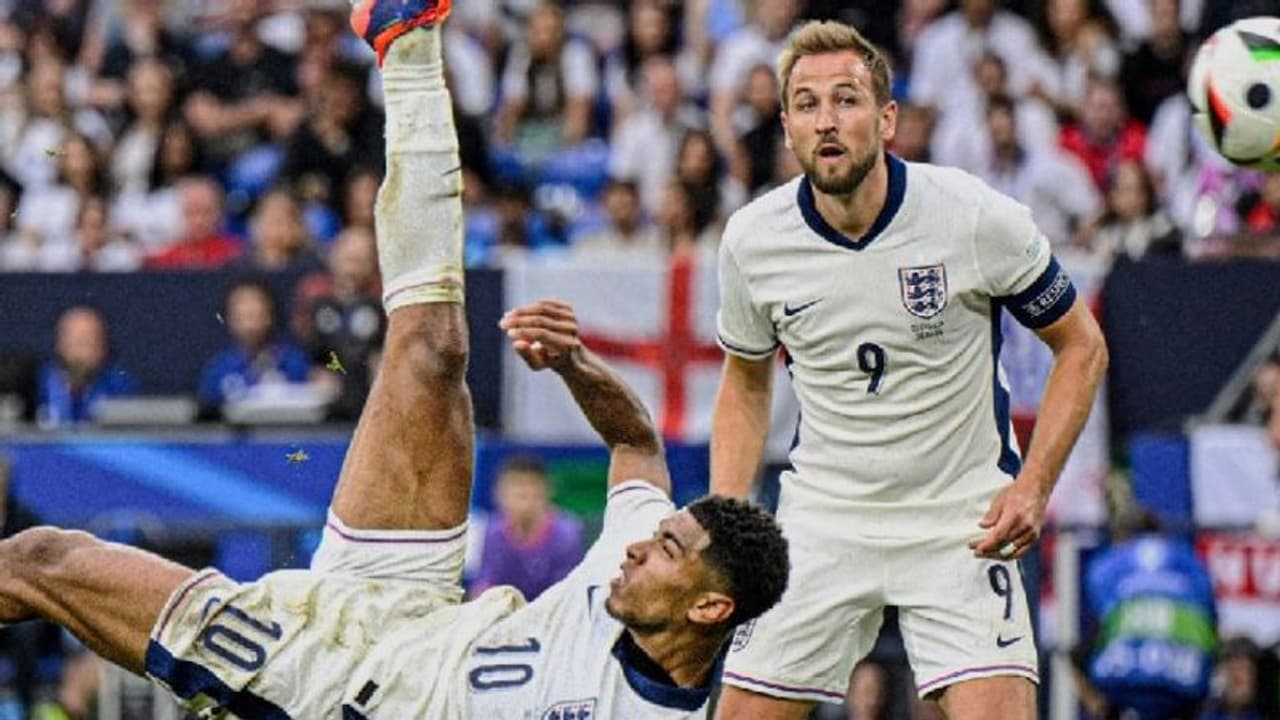 ബെല്ലിംഗ്ഹാമിന് താരപരിവേഷം! പിണങ്ങി മറ്റു ഇംഗ്ലണ്ട് താരങ്ങള്; യൂറോ തോല്വിക്ക് പിന്നാലെ ടീമില് അസ്വാരസ്യം ബെല്ലിംഗ്ഹാമിന് താരപരിവേഷം! പിണങ്ങി മറ്റു ഇംഗ്ലണ്ട് താരങ്ങള്; യൂറോ തോല്വിക്ക് പിന്നാലെ ടീമില് അസ്വാരസ്യം