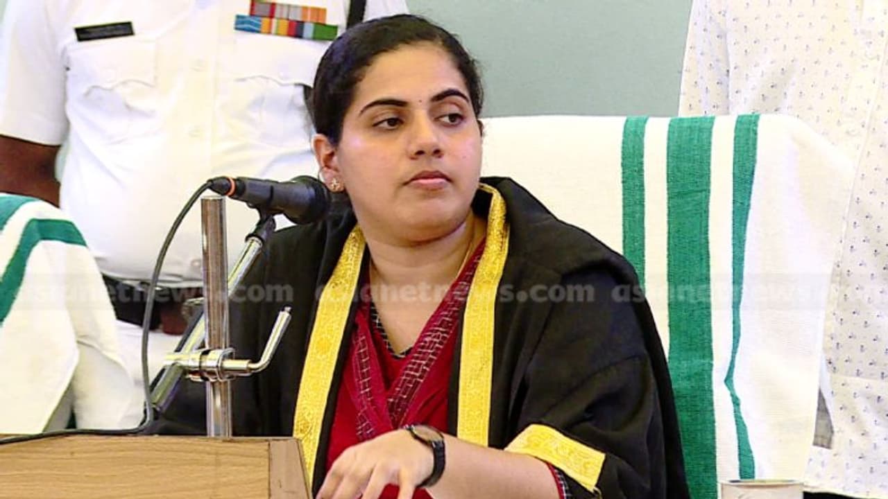 തിരുവനന്തപുരം മേയര് ആര്യാ രാജേന്ദ്രന് സിപിഎമ്മിൻ്റെ അന്ത്യശാസനം: തെറ്റുകൾ തിരുത്താൻ അവസാന അവസരം തിരുവനന്തപുരം മേയര് ആര്യാ രാജേന്ദ്രന് സിപിഎമ്മിൻ്റെ അന്ത്യശാസനം: തെറ്റുകൾ തിരുത്താൻ അവസാന അവസരം