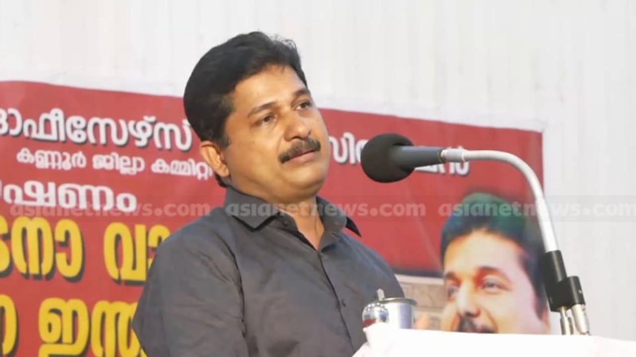 'ഭ്രാന്തുള്ളവർ ഗവർണറാകരുതെന്ന് ഭരണഘടന പറഞ്ഞിട്ടില്ല'; ആരിഫ് മുഹമ്മദ് ഖാനെതിരെ വിവാദ പരാമര്ശവുമായി എം സ്വരാജ് 'ഭ്രാന്തുള്ളവർ ഗവർണറാകരുതെന്ന് ഭരണഘടന പറഞ്ഞിട്ടില്ല'; ആരിഫ് മുഹമ്മദ് ഖാനെതിരെ വിവാദ പരാമര്ശവുമായി എം സ്വരാജ്
