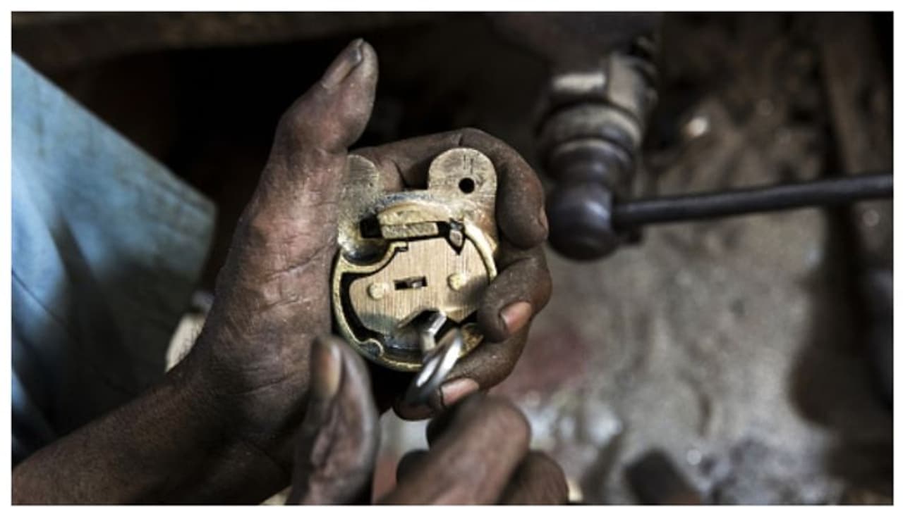 കള്ളന്മാര്‍ക്ക് പണി കൂടും; ഏറ്റവും സ്ട്രോങ്ങായ അലിഗഢ് പൂട്ടിന് വില 40,000 രൂപ 