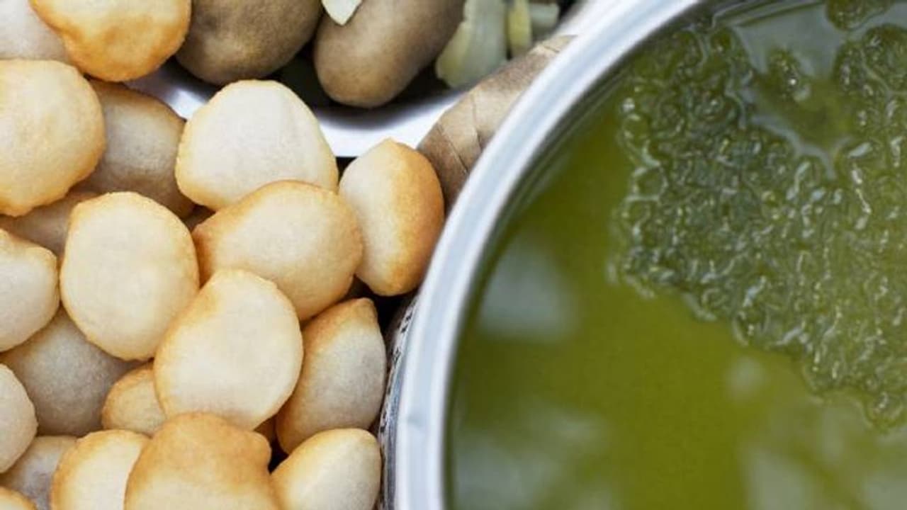 तीखा हरा पानी