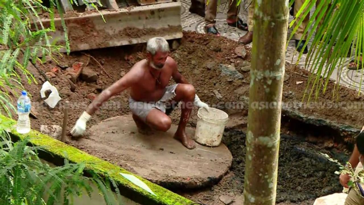 മദ്യലഹരിയിൽ പ്രതിയുടെ വെളിപ്പെടുത്തൽ ഊമക്കത്തായി പൊലീസിലെത്തി; 15 വര്ഷം മുൻപത്തെ കൊലപാതകം ചുരുളഴിഞ്ഞത് ഇങ്ങനെ മദ്യലഹരിയിൽ പ്രതിയുടെ വെളിപ്പെടുത്തൽ ഊമക്കത്തായി പൊലീസിലെത്തി; 15 വര്ഷം മുൻപത്തെ കൊലപാതകം ചുരുളഴിഞ്ഞത് ഇങ്ങനെ