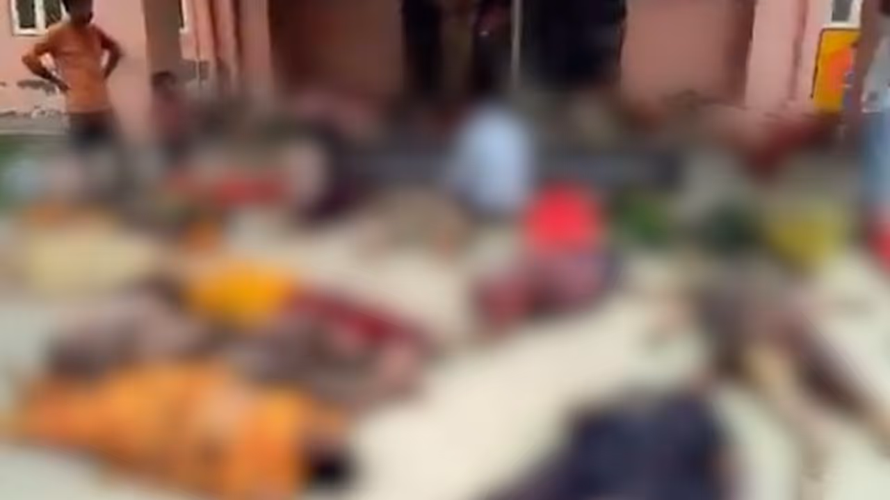 Hathras tragedy: Over 100, including children, killed in religious event stampede (WATCH) Hathras tragedy: Over 100, including children, killed in religious event stampede (WATCH)