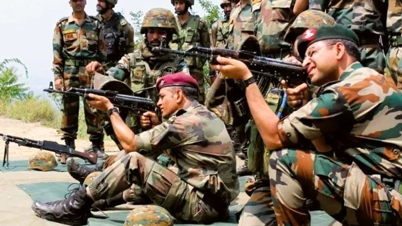 ரூ.56,000 வரை சம்பளம்! 10 ம் வகுப்பு தேர்ச்சி போதும்; பிராந்திய ராணுவத்தில் 4000+ காலியிடங்கள்! ரூ.56,000 வரை சம்பளம்! 10 ம் வகுப்பு தேர்ச்சி போதும்; பிராந்திய ராணுவத்தில் 4000+ காலியிடங்கள்!