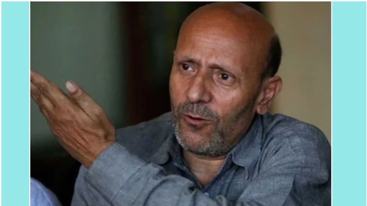 യുഎപിഎ കേസിൽ ജയിലിൽ, ജയിച്ച സ്ഥാനാർഥിക്ക് സത്യപ്രതിജ്ഞ ചെയ്യാൻ പരോൾ അനുവദിച്ച് കോടതി യുഎപിഎ കേസിൽ ജയിലിൽ, ജയിച്ച സ്ഥാനാർഥിക്ക് സത്യപ്രതിജ്ഞ ചെയ്യാൻ പരോൾ അനുവദിച്ച് കോടതി