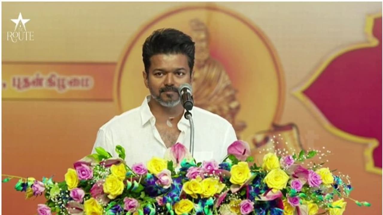 'രാഷ്ട്രീയ സിനിമയല്ല, വാണിജ്യസിനിമ'; വിജയ്‍യുടെ വിടവാങ്ങൽ ചിത്രം; അഭ്യൂഹം അവസാനിപ്പിച്ച് സംവിധായകൻ 