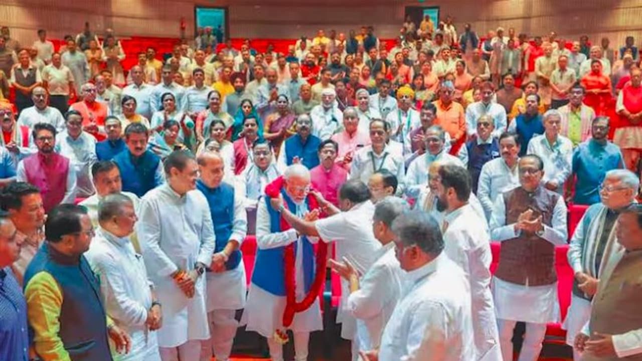 ರಾಹುಲ್‌ ಗಾಂಧಿ ರೀತಿ ವರ್ತಿಸಬೇಡಿ: ಬಿಜೆಪಿ ಸಂಸದರಿಗೆ ಮೋದಿ ಕಿವಿಮಾತು