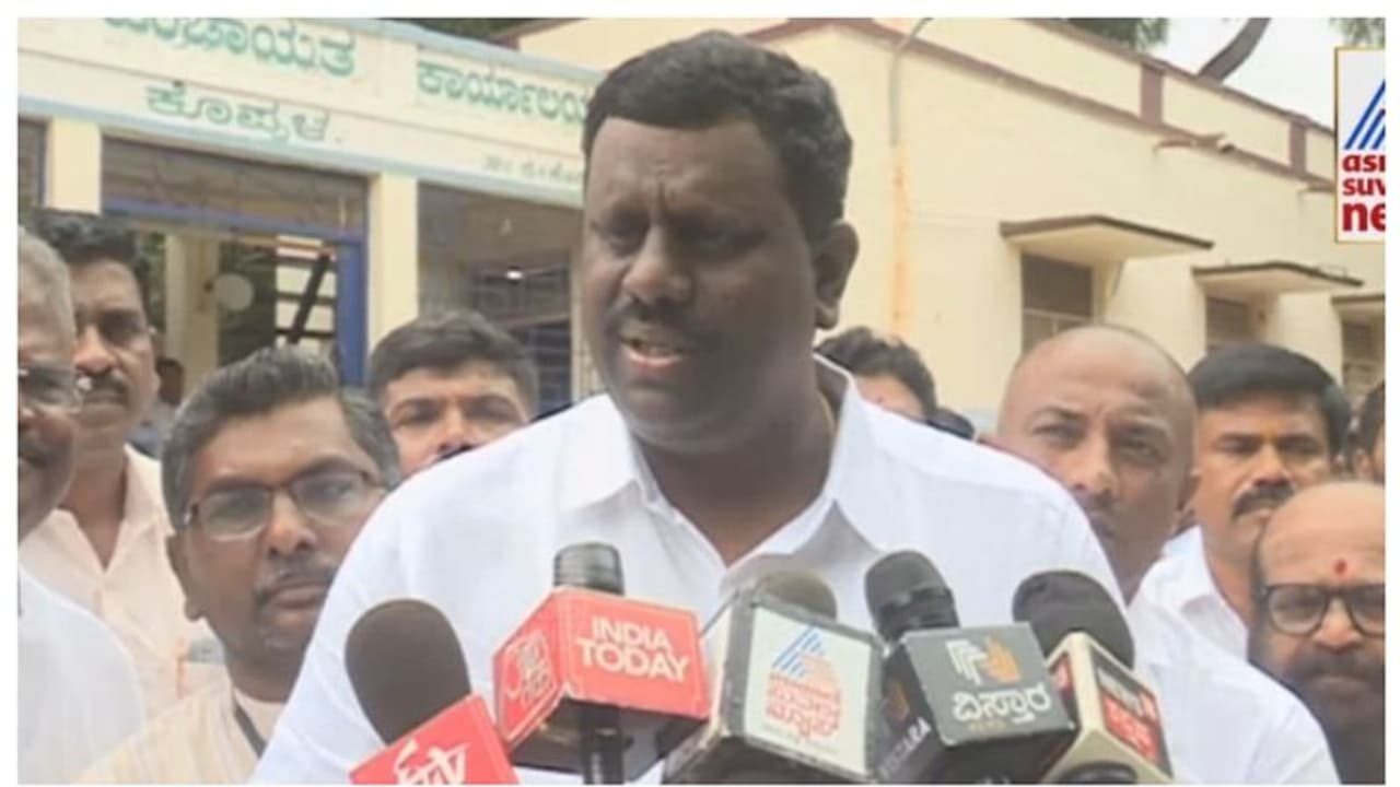 ಮುಖ್ಯಮಂತ್ರಿಯಾಗಿ 5 ವರ್ಷ ಸಿದ್ದರಾಮಯ್ಯನವರೇ ಇರುತ್ತಾರೆ: ರಾಘವೇಂದ್ರ ಹಿಟ್ನಾಳ ಮುಖ್ಯಮಂತ್ರಿಯಾಗಿ 5 ವರ್ಷ ಸಿದ್ದರಾಮಯ್ಯನವರೇ ಇರುತ್ತಾರೆ: ರಾಘವೇಂದ್ರ ಹಿಟ್ನಾಳ