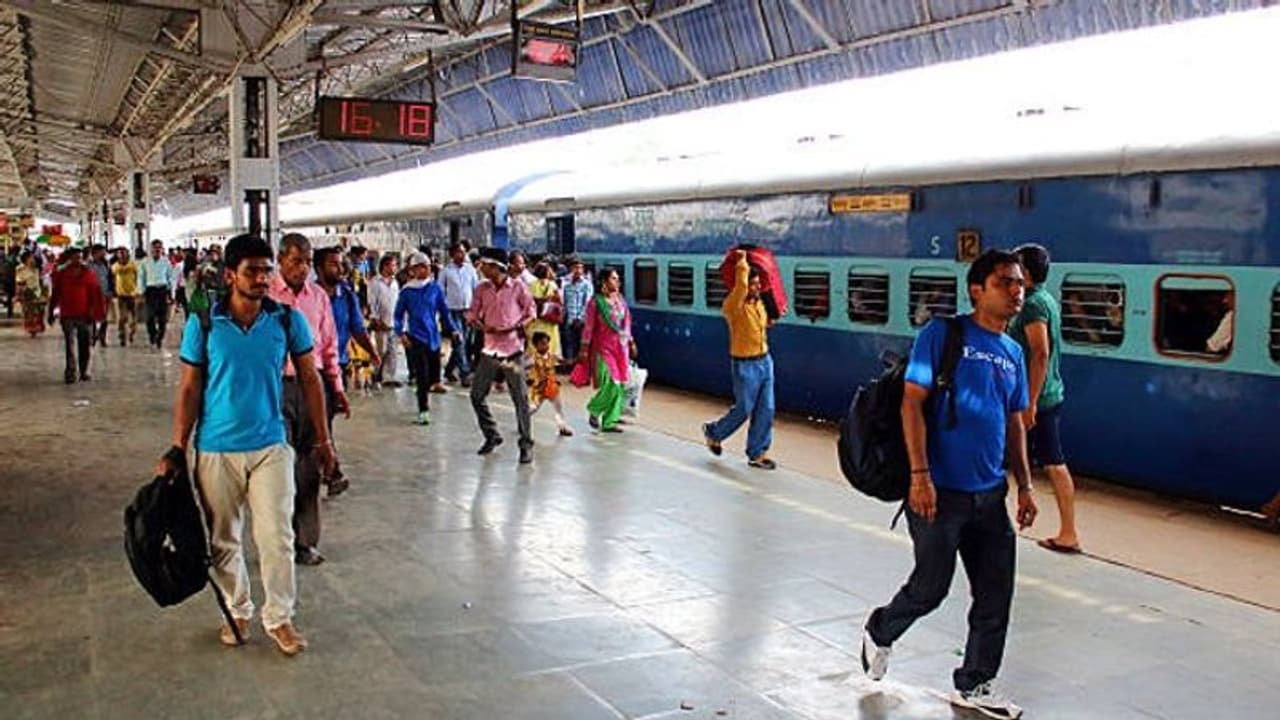 भारतीय रेलवे ने इस सर्विस चार्ज में कटौती को लेकर जारी किया बड़ा अपडेट, यात्रियों को मिलेगा सीधा फायदा