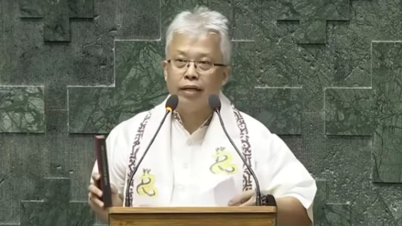 'മണിപ്പൂരിൽ മോദി സര്ക്കാറിന്റെ മൗനം സാധാരണമല്ല', ലോക്സഭയിൽ വിമര്ശനമുയര്ത്തി മണിപ്പൂര് എംപി ബിമോൾ അക്കോയിജം 'മണിപ്പൂരിൽ മോദി സര്ക്കാറിന്റെ മൗനം സാധാരണമല്ല', ലോക്സഭയിൽ വിമര്ശനമുയര്ത്തി മണിപ്പൂര് എംപി ബിമോൾ അക്കോയിജം