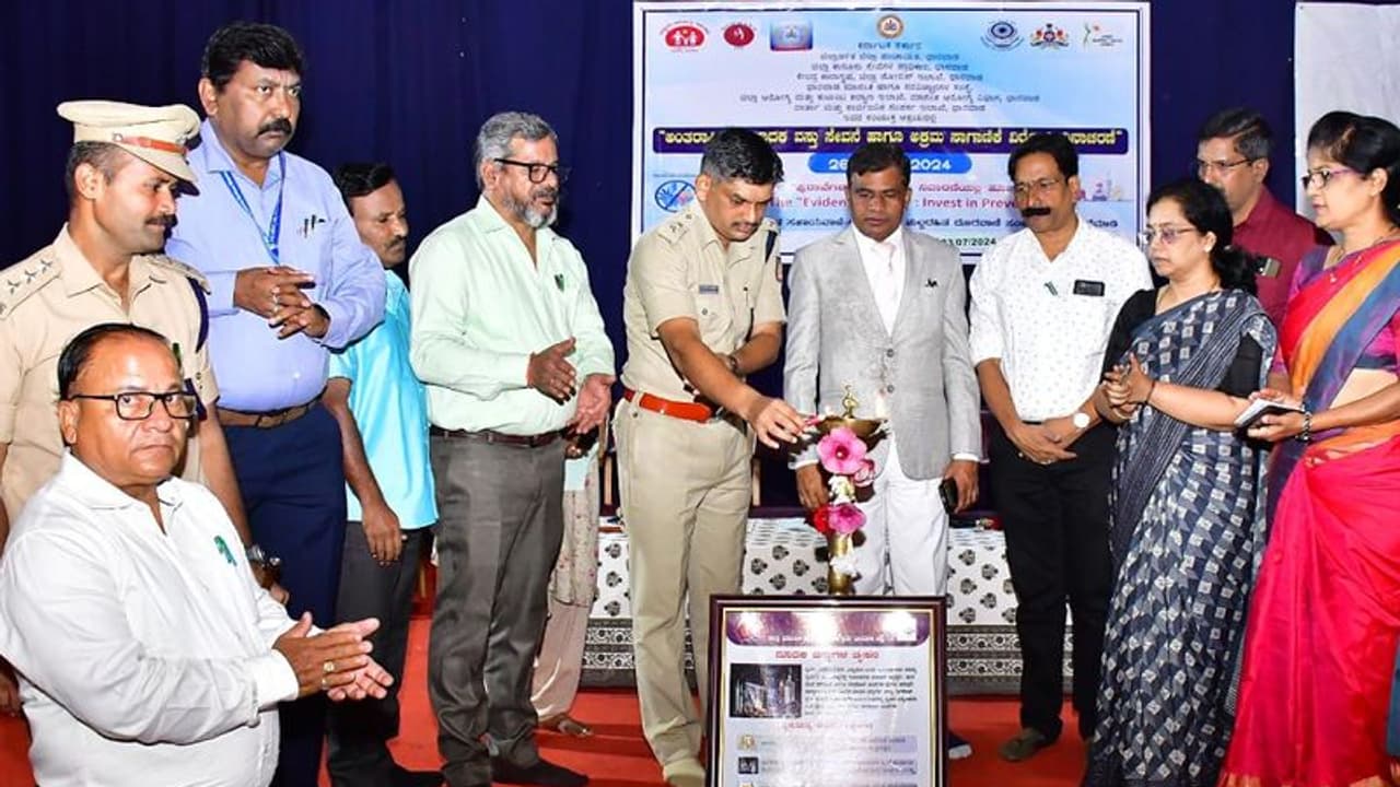 ಮನುಷ್ಯನ ಮನಸ್ಥಿತಿ ಬದಲಾಗದೆ ಮಾದಕ ವಸ್ತು, ಅಕ್ರಮ ಅನೈತಿಕತೆ ತಡೆಯುವುದು ಕಷ್ಟ: ನ್ಯಾಯಾಧೀಶ ದೊಡ್ಡಮನಿ