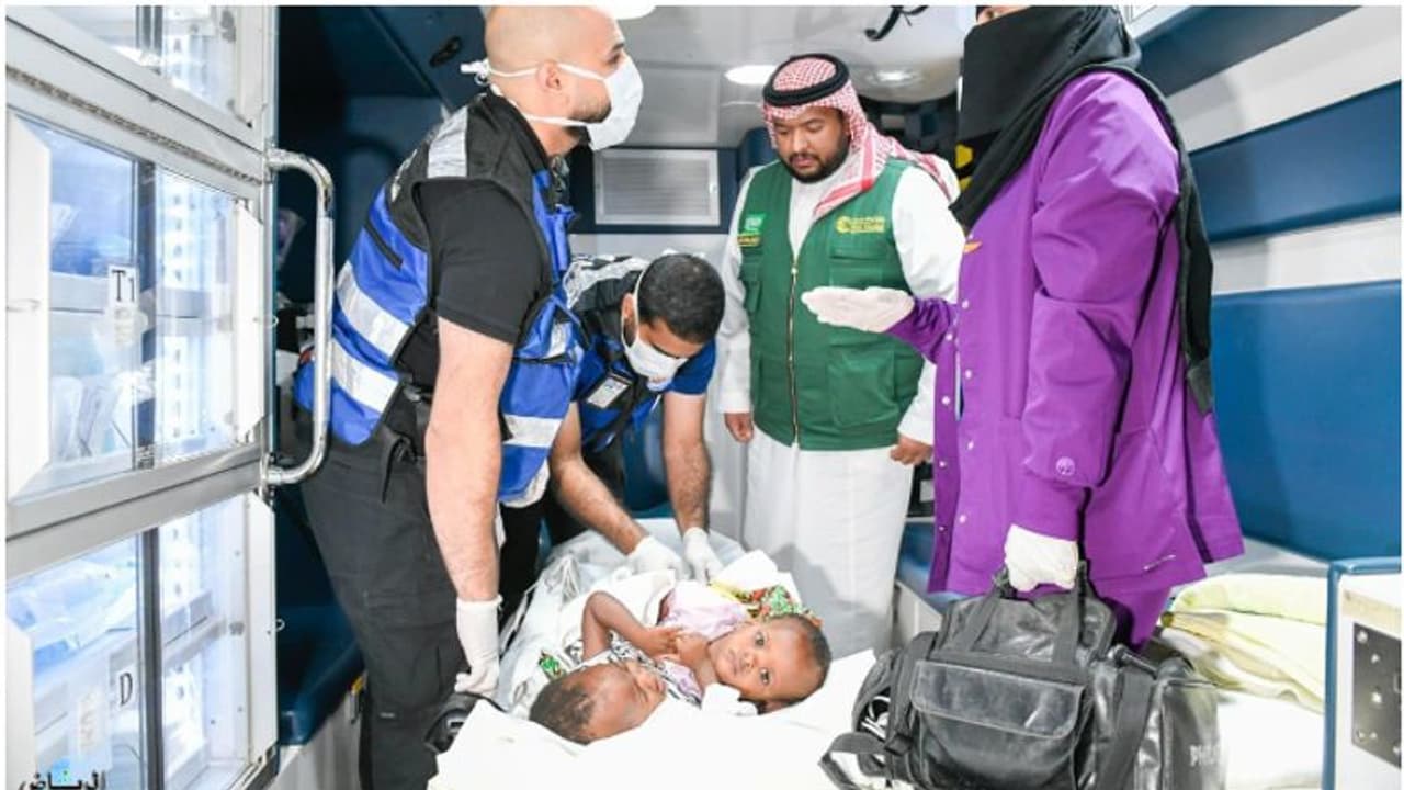 വേർപെടുത്തല് ശസ്ത്രക്രിയക്കായി ബുർക്കിനബെ സയാമിസ് ഇരട്ടകൾ റിയാദിലെത്തി വേർപെടുത്തല് ശസ്ത്രക്രിയക്കായി ബുർക്കിനബെ സയാമിസ് ഇരട്ടകൾ റിയാദിലെത്തി