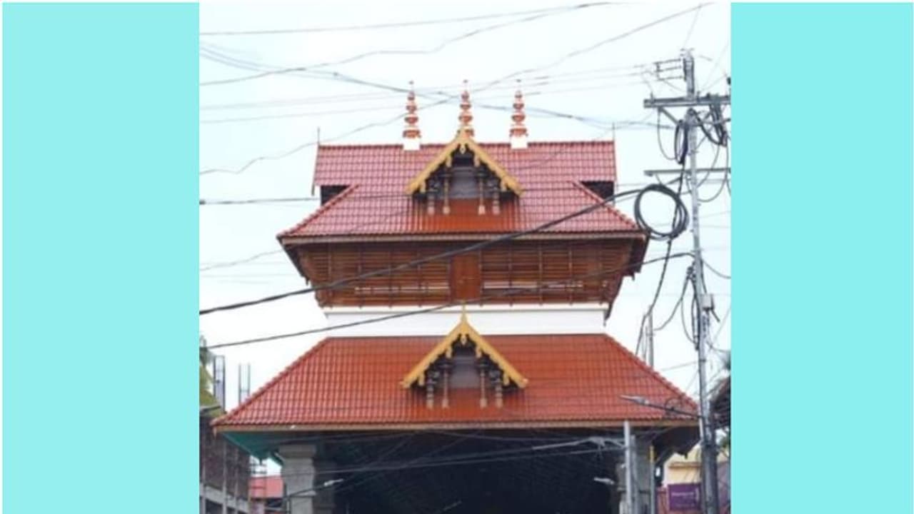 വിഘ്നേഷിന്റെ 3 കോടിയിലേറെ ചെലവ് വരുന്ന വഴിപാട്; ഗുരുവായൂരില് മുഖമണ്ഡപത്തിന്റെയും നടപ്പന്തലിന്റെയും സമര്പ്പണം വിഘ്നേഷിന്റെ 3 കോടിയിലേറെ ചെലവ് വരുന്ന വഴിപാട്; ഗുരുവായൂരില് മുഖമണ്ഡപത്തിന്റെയും നടപ്പന്തലിന്റെയും സമര്പ്പണം