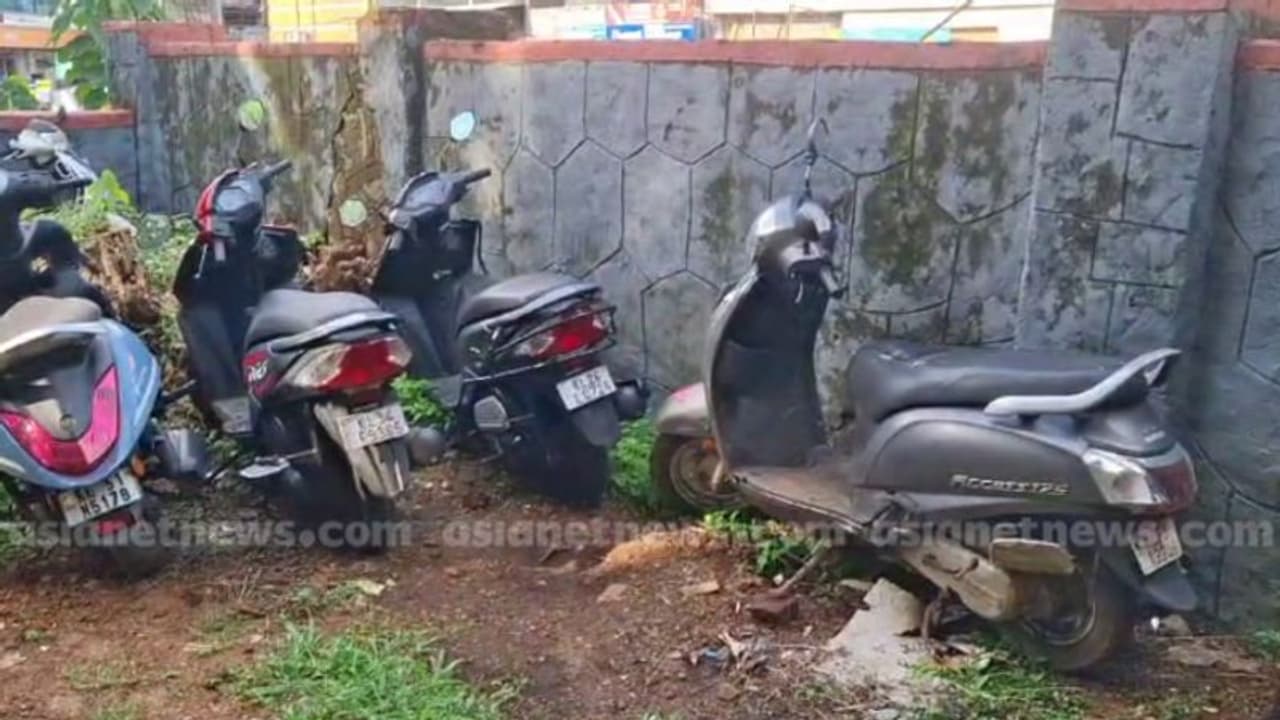 തിരൂരങ്ങാടി വ്യാജ ആര്‍സി നിര്‍മ്മാണം: അഞ്ച് വാഹനങ്ങൾ പൊലീസ് കസ്റ്റഡിയിലെടുത്തു, പങ്കില്ലെന്ന് ആര്‍ടിഒ