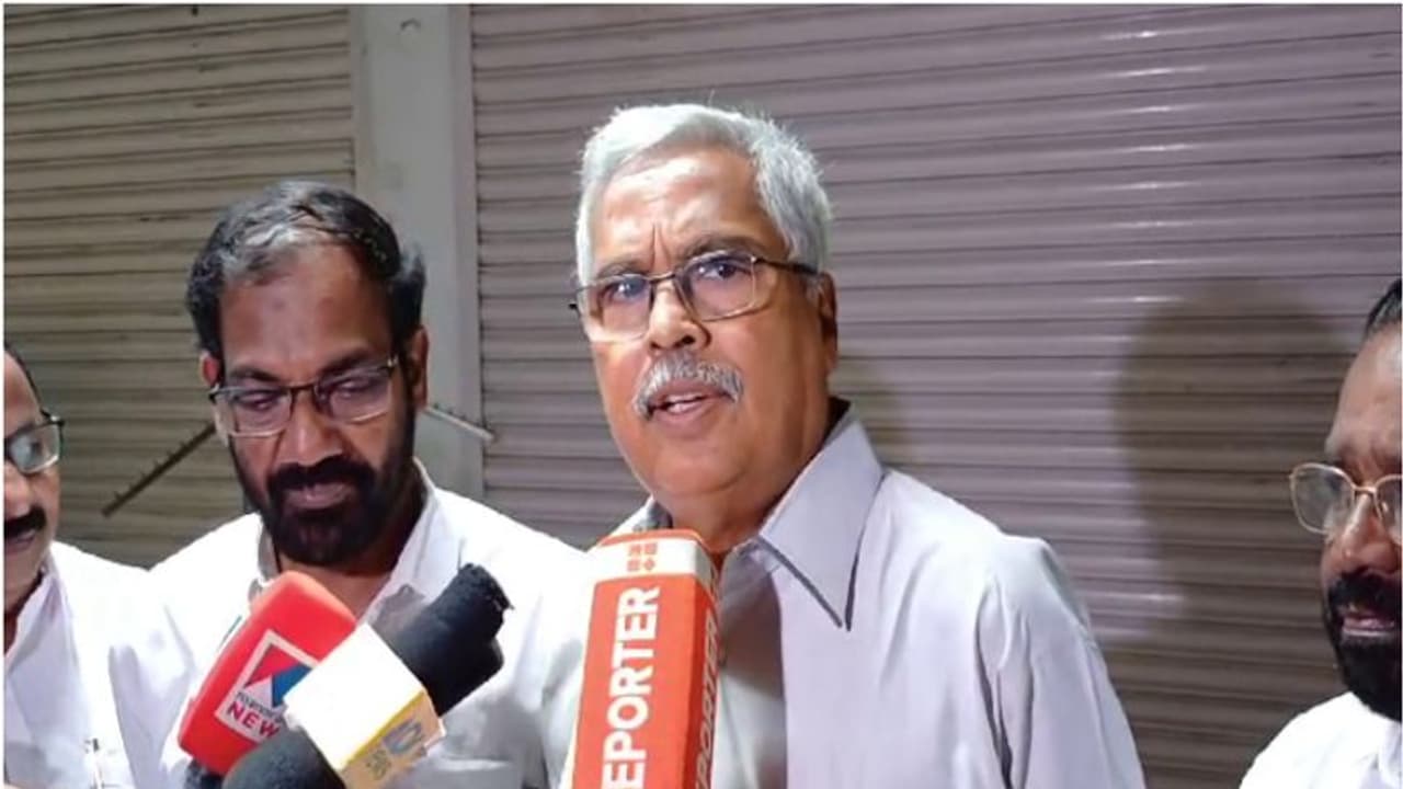 SFI തുടരുന്നത് പ്രാകൃതമായ സംസ്കാരം,തിരുത്തിയില്ലെങ്കിൽ ഇടതുപക്ഷത്തിന് ബാധ്യതയാകുമെന്ന് ബിനോയ് വിശ്വം SFI തുടരുന്നത് പ്രാകൃതമായ സംസ്കാരം,തിരുത്തിയില്ലെങ്കിൽ ഇടതുപക്ഷത്തിന് ബാധ്യതയാകുമെന്ന് ബിനോയ് വിശ്വം