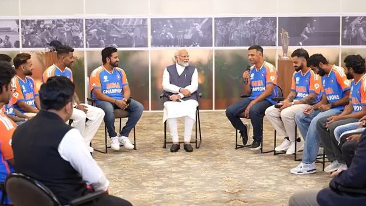 T20 WC 2024: மகாராஷ்டிரா சட்டசபைக்கு ரோகித் சர்மா, சூர்யகுமார் யாதவ், ஷிவம் துபே, யஷஸ்வி ஜெய்வாலுக்கு அழைப்பு! T20 WC 2024: மகாராஷ்டிரா சட்டசபைக்கு ரோகித் சர்மா, சூர்யகுமார் யாதவ், ஷிவம் துபே, யஷஸ்வி ஜெய்வாலுக்கு அழைப்பு!