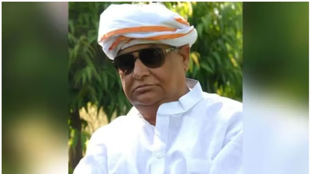 7 സീറ്റിൽ ഒന്നിൽ പോലും തോൽക്കില്ലെന്ന് വെല്ലുവിളി; വാക്ക് തെറ്റിക്കാതെ മന്ത്രിസ്ഥാനം രാജിവെച്ച് ബിജെപി നേതാവ് 7 സീറ്റിൽ ഒന്നിൽ പോലും തോൽക്കില്ലെന്ന് വെല്ലുവിളി; വാക്ക് തെറ്റിക്കാതെ മന്ത്രിസ്ഥാനം രാജിവെച്ച് ബിജെപി നേതാവ്