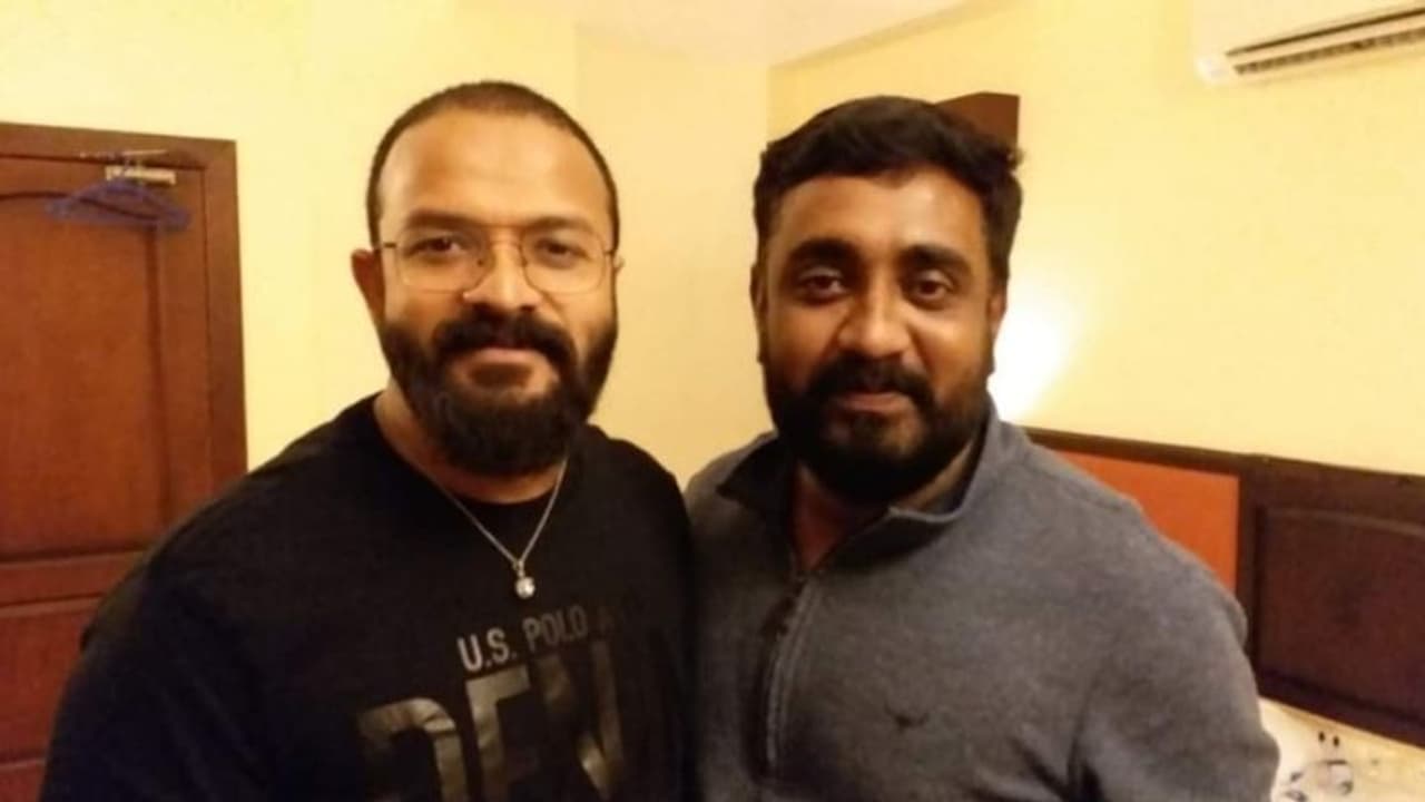 'നന്മമരം ചമയലാണോന്നറിയില്ല, ആ 2ലക്ഷം തിരിച്ചുവാങ്ങിയിട്ടില്ല'; ജയസൂര്യക്കെതിരായ പോസ്റ്റിന് സംവിധായകന്റെ മറുപടി 'നന്മമരം ചമയലാണോന്നറിയില്ല, ആ 2ലക്ഷം തിരിച്ചുവാങ്ങിയിട്ടില്ല'; ജയസൂര്യക്കെതിരായ പോസ്റ്റിന് സംവിധായകന്റെ മറുപടി