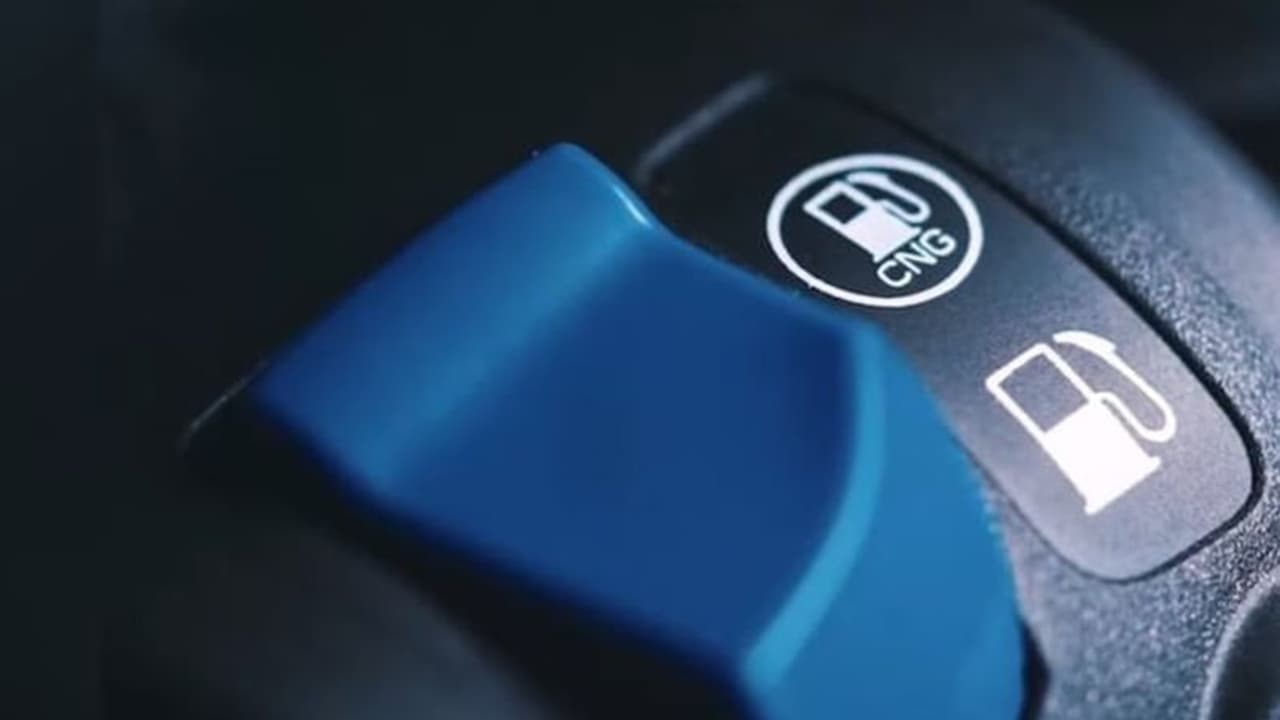 இந்தியாவின் முதல் சி.என்.ஜி. பைக் Freedom 125! நாளை அறிமுகம் செய்கிறது பஜாஜ் நிறுவனம்!