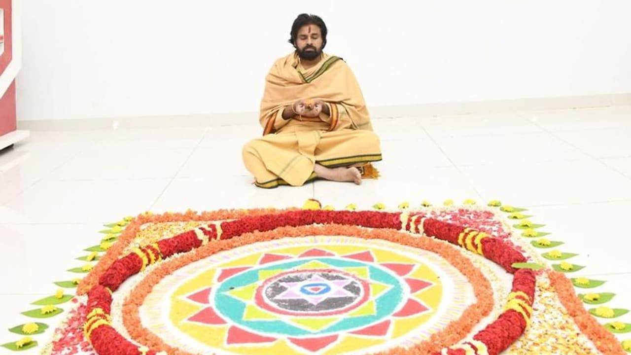 పవన్ కళ్యాణ్కు వెన్ను సంబంధిత సమస్య... ఆ పని కూడా మానేశారట పవన్ కళ్యాణ్కు వెన్ను సంబంధిత సమస్య... ఆ పని కూడా మానేశారట