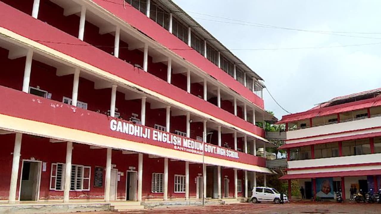 ടിസി ചോദിക്കാത്ത വിദ്യാർത്ഥികളെ മാനേജ്മെന്‍റ് സ്കൂളിലേക്ക് മാറ്റിയ സംഭവം; കുറ്റക്കാർക്കെതിരെ ഇനിയും നടപടിയില്ല
