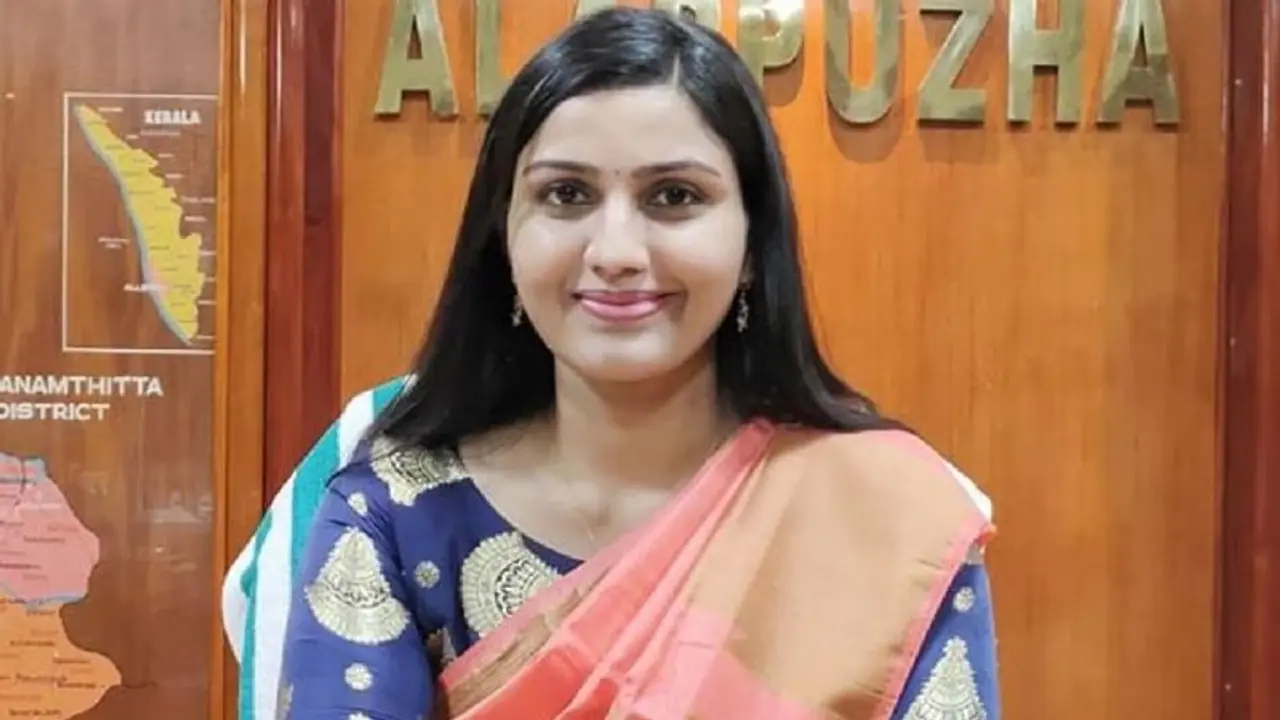 UPSC Success Story: बस कंडक्टर की बेटी पहले बनी डॉक्टर, फिर यूपीएससी...पहले अटेम्पट में 2nd रैंक
