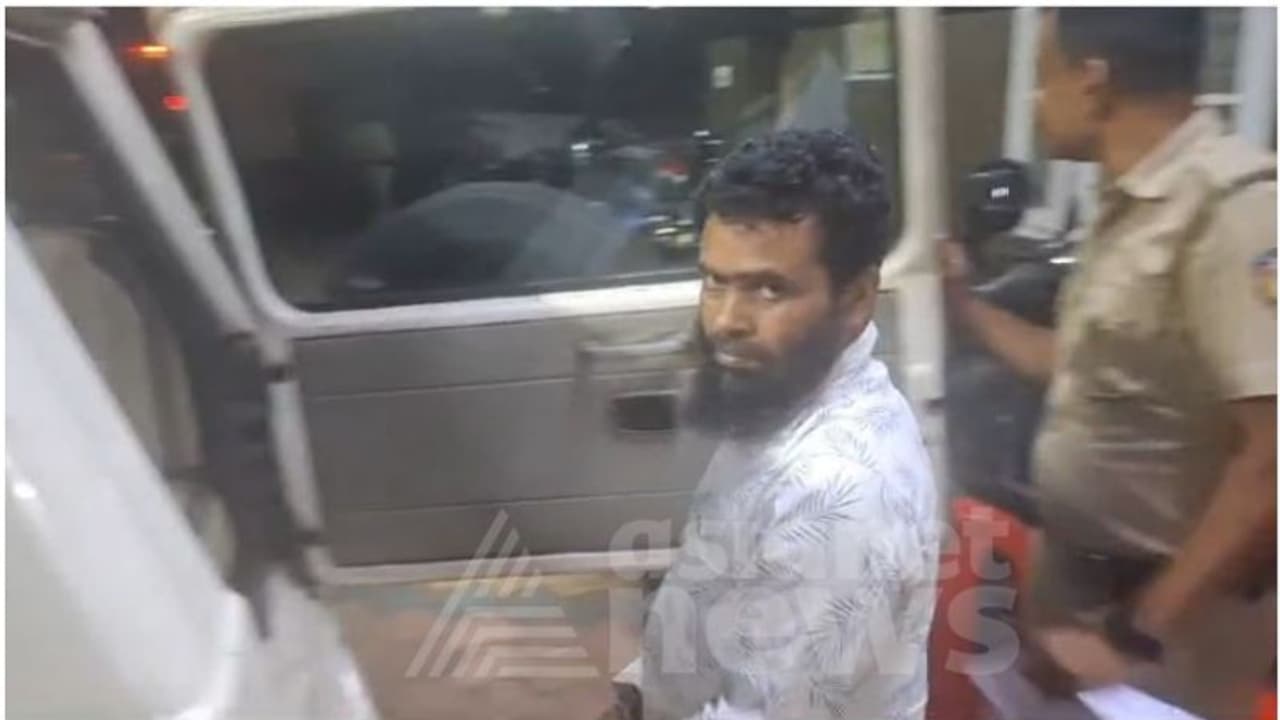 പച്ചക്കറി കടയുടെ മറവില് കഞ്ചാവ് വില്പന; പെരുമ്പാവൂരിൽ ഇതര സംസ്ഥാനക്കാരൻ അറസ്റ്റിൽ പച്ചക്കറി കടയുടെ മറവില് കഞ്ചാവ് വില്പന; പെരുമ്പാവൂരിൽ ഇതര സംസ്ഥാനക്കാരൻ അറസ്റ്റിൽ