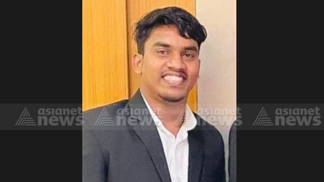 കണ്ണൂരിൽ കുളിക്കാൻ കുളത്തിലേക്ക് ചാടിയ യുവാവ് കുളത്തിൻ്റെ പടവിൽ തലയിടിച്ച് മരിച്ചു കണ്ണൂരിൽ കുളിക്കാൻ കുളത്തിലേക്ക് ചാടിയ യുവാവ് കുളത്തിൻ്റെ പടവിൽ തലയിടിച്ച് മരിച്ചു