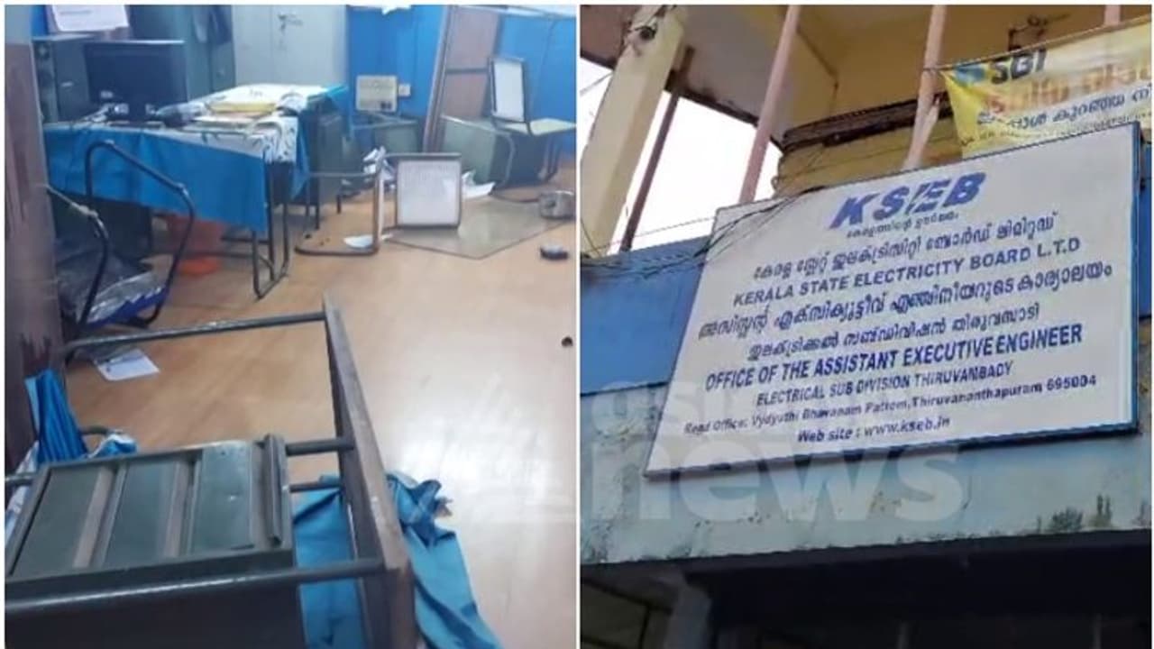 തിരുവമ്പാടിയിലെ നടപടി; കടുത്ത നിലപാടിലുറച്ച് കെഎസ്ഇബി, 'നഷ്ടപരിഹാരം അടയ്ക്കാതെ വൈദ്യുതി പുന:സ്ഥാപിക്കില്ല' തിരുവമ്പാടിയിലെ നടപടി; കടുത്ത നിലപാടിലുറച്ച് കെഎസ്ഇബി, 'നഷ്ടപരിഹാരം അടയ്ക്കാതെ വൈദ്യുതി പുന:സ്ഥാപിക്കില്ല'