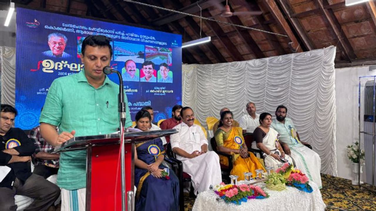 പാലിയം ഊട്ടുപുര, കൊക്കര്ണി, ചേന്ദമംഗലം ഹോളിക്രോസ് പള്ളി; മുസിരിസ് ഹെറിറ്റേജ് പ്രൊജക്ടിന് തുടക്കം പാലിയം ഊട്ടുപുര, കൊക്കര്ണി, ചേന്ദമംഗലം ഹോളിക്രോസ് പള്ളി; മുസിരിസ് ഹെറിറ്റേജ് പ്രൊജക്ടിന് തുടക്കം