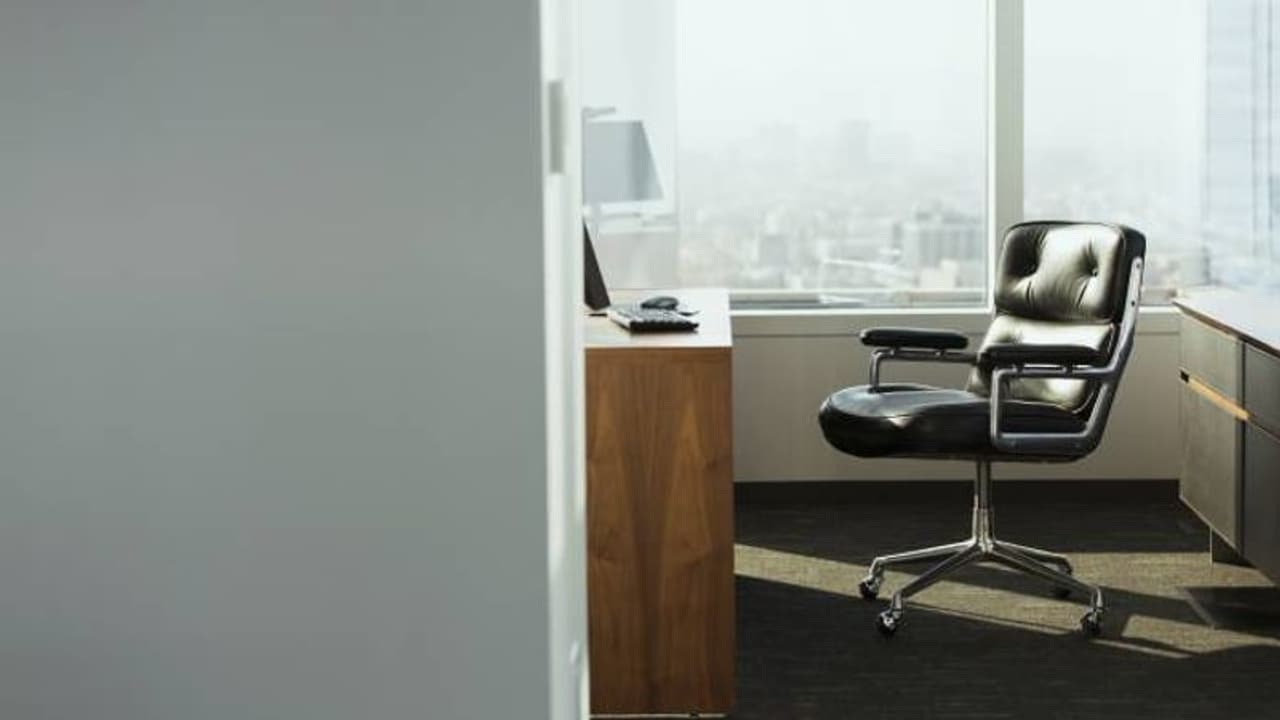 ജോലി വിൽക്കാനുണ്ട് 90,000 രൂപ, സഹപ്രവർത്തകനെയും കിട്ടും 45,000 രൂപ മതി; ചൈനയിലെ പുതിയ ട്രെൻഡിങ്ങനെ ജോലി വിൽക്കാനുണ്ട് 90,000 രൂപ, സഹപ്രവർത്തകനെയും കിട്ടും 45,000 രൂപ മതി; ചൈനയിലെ പുതിയ ട്രെൻഡിങ്ങനെ