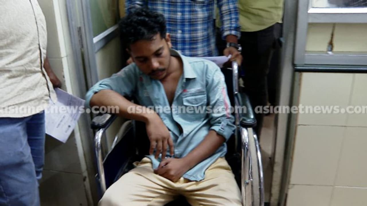 'കാര്യവട്ടം ക്യാമ്പസിലേത് ഇടിമുറി മര്ദ്ദനമല്ല'; കെഎസ്യു ആരോപണം തള്ളി അന്വേഷണ റിപ്പോര്ട്ട്; വിസിക്ക് നൽകി 'കാര്യവട്ടം ക്യാമ്പസിലേത് ഇടിമുറി മര്ദ്ദനമല്ല'; കെഎസ്യു ആരോപണം തള്ളി അന്വേഷണ റിപ്പോര്ട്ട്; വിസിക്ക് നൽകി