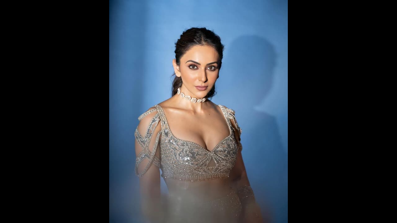 അമ്മായിഅച്ഛനെക്കുറിച്ച് ചോദ്യം; ഒഴിഞ്ഞുമാറി രാകുല്‍ പ്രീത്, വീഡിയോ വൈറല്‍