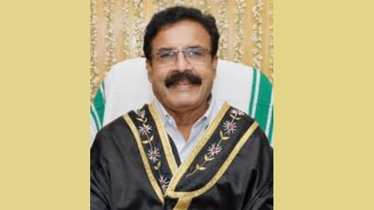 'ബിജെപിയിലേക്കു പോകുമെന്ന വാര്‍ത്ത തെറ്റ്, ഭാവിയില്‍ എന്തു സംഭവിക്കുമെന്ന് ഇപ്പോള്‍ പറയാനാകില്ല: തൃശൂര്‍ മേയർ