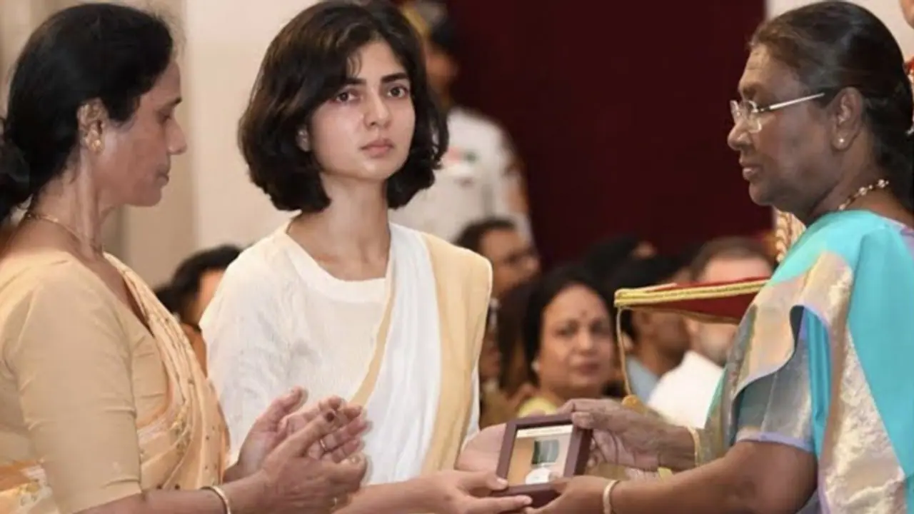 'Couldn’t even touch Kirti Chakra': Captain Anshuman Singh’s parents allege daughter in law took away honors 'Couldn’t even touch Kirti Chakra': Captain Anshuman Singh’s parents allege daughter in law took away honors