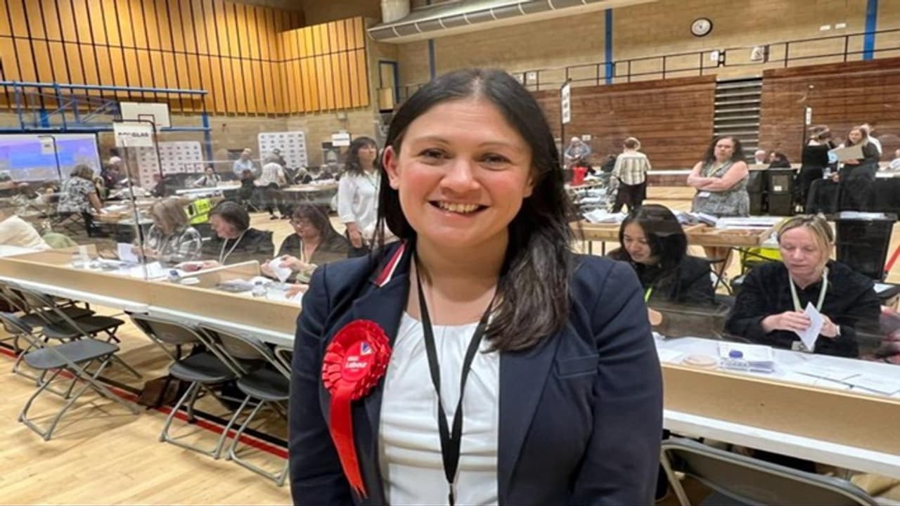 ಬ್ರಿಟನ್ ಸಂಪುಟದಲ್ಲಿ ಭಾರತ ಮೂಲದ ಯುವತಿಗೆ ಸ್ಥಾನ; ಮಹತ್ವದ ಜವಾಬ್ದಾರಿ ನೀಡಿದ ಕೀರ್ ಸ್ಟಾರ್ಮರ್ ಬ್ರಿಟನ್ ಸಂಪುಟದಲ್ಲಿ ಭಾರತ ಮೂಲದ ಯುವತಿಗೆ ಸ್ಥಾನ; ಮಹತ್ವದ ಜವಾಬ್ದಾರಿ ನೀಡಿದ ಕೀರ್ ಸ್ಟಾರ್ಮರ್