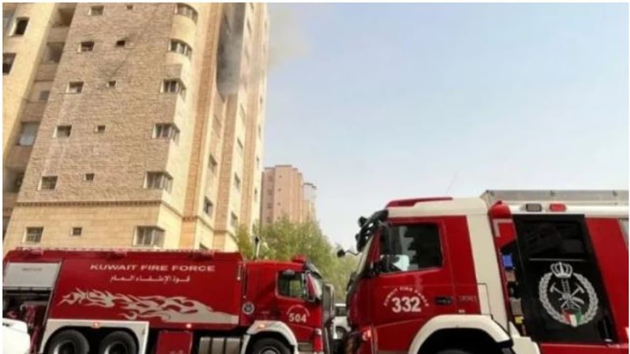 കുവൈത്തില് റെസിഡന്ഷ്യല് കെട്ടിടത്തില് തീപിടിത്തം, ഒരാള് മരിച്ചു കുവൈത്തില് റെസിഡന്ഷ്യല് കെട്ടിടത്തില് തീപിടിത്തം, ഒരാള് മരിച്ചു