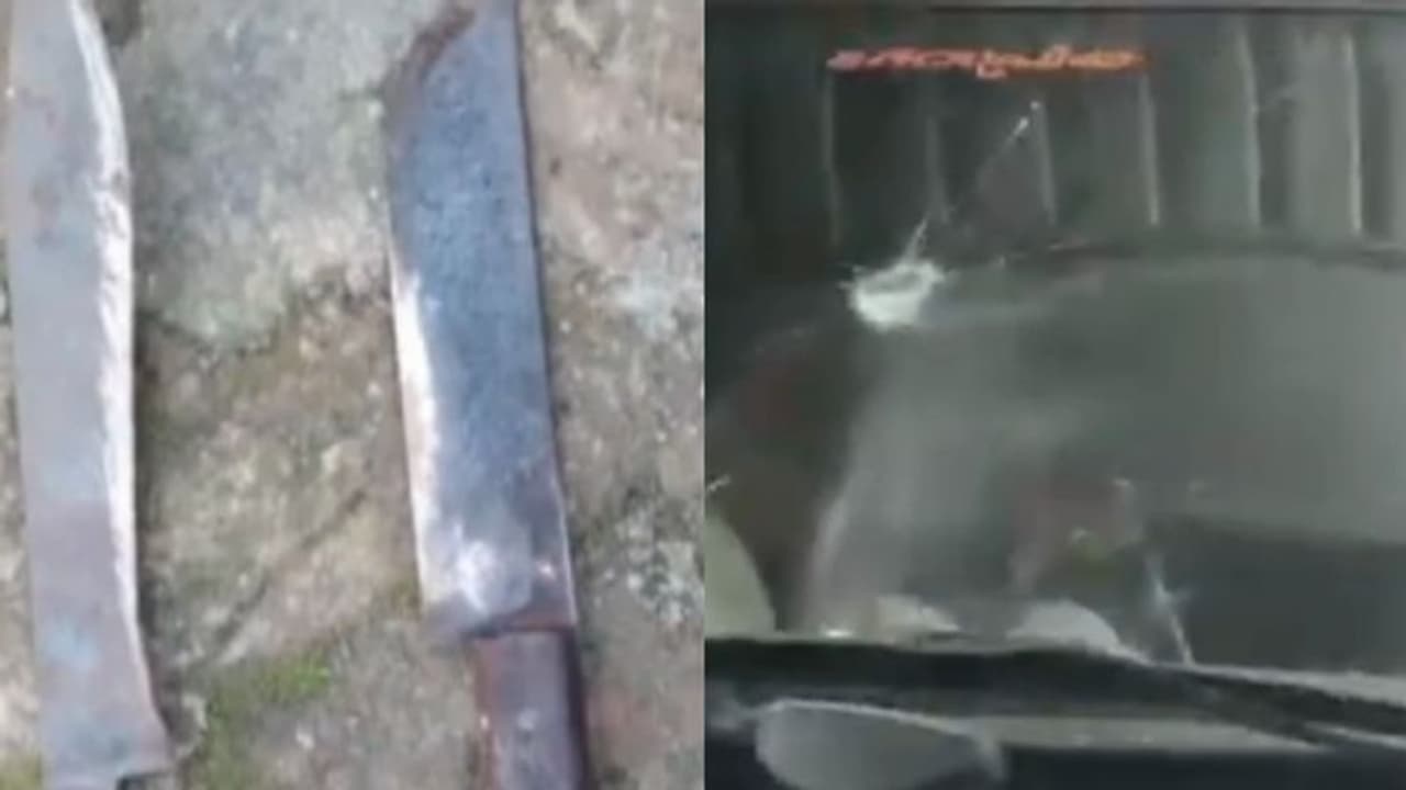 വീടിന് മുന്നിൽ മദ്യപിച്ച് ബഹളം, ചോദ്യം ചെയ്തതിന് തിരികെ എത്തി കാര് എറിഞ്ഞ് തകര്ത്തു വീടിന് മുന്നിൽ മദ്യപിച്ച് ബഹളം, ചോദ്യം ചെയ്തതിന് തിരികെ എത്തി കാര് എറിഞ്ഞ് തകര്ത്തു