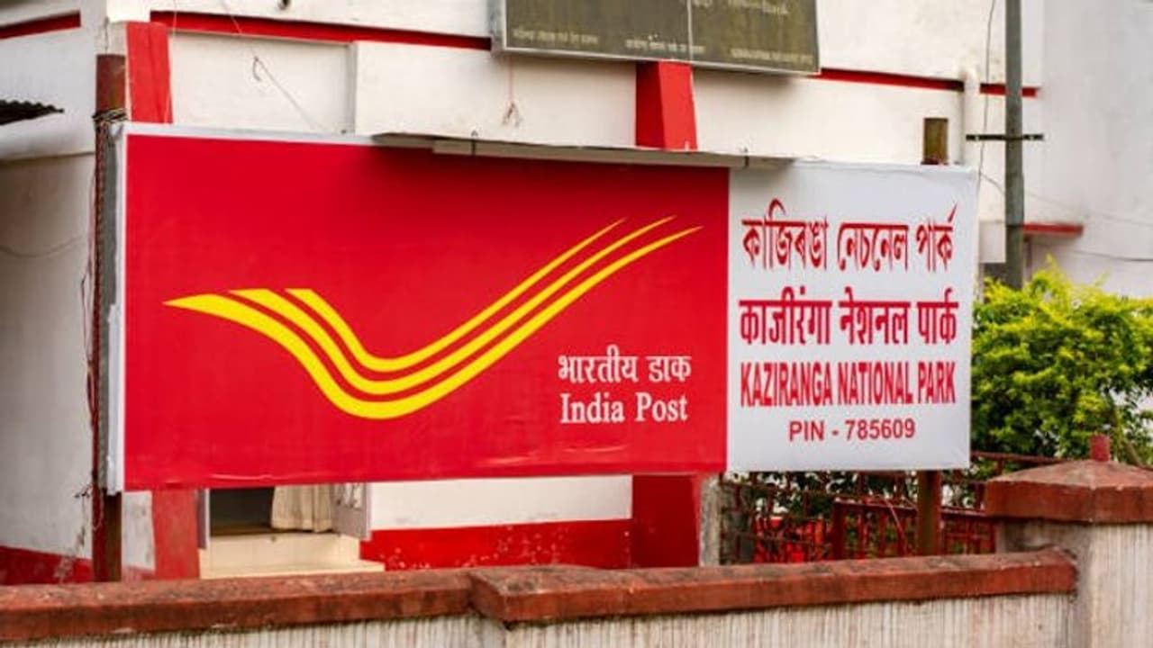  सरकारी स्कीम्स: पोस्ट ऑफिस से पत्नी संग आप कमा सकते हैं 5,55,000 रुपये- निवेश करने के लिए चेक करें ये डिटेल