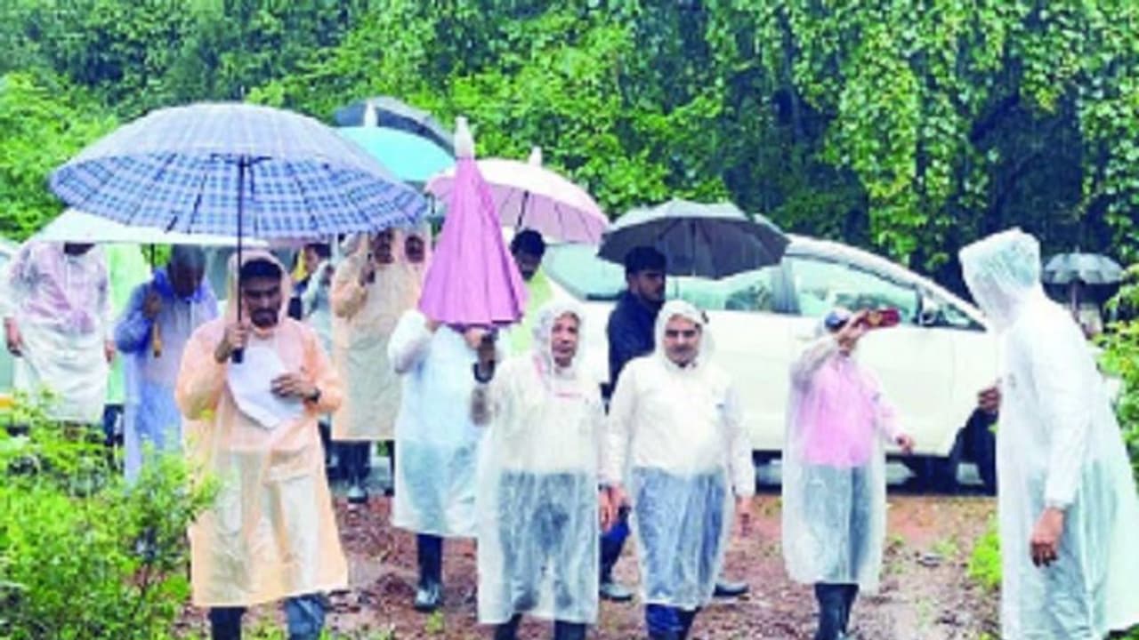 ಮಹದಾಯಿ ಕಣಿವೆಗೆ ಕೇಂದ್ರ ತಂಡದ ಭೇಟಿ: ಗೋವಾದ ಸುಳ್ಳು ಆರೋಪಗಳ ಕುರಿತು ಮನವರಿಕೆ ಮಹದಾಯಿ ಕಣಿವೆಗೆ ಕೇಂದ್ರ ತಂಡದ ಭೇಟಿ: ಗೋವಾದ ಸುಳ್ಳು ಆರೋಪಗಳ ಕುರಿತು ಮನವರಿಕೆ