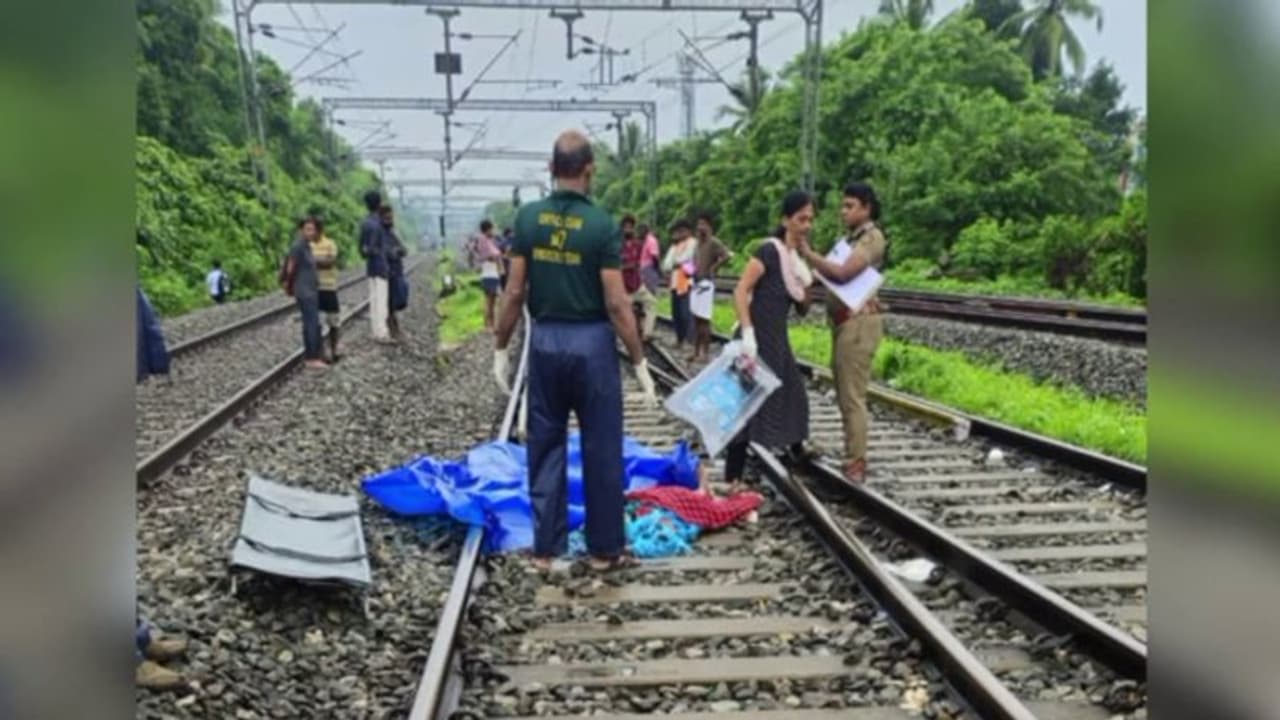 ജോലിക്ക് പോകുന്നതിനിടെ ട്രെയിൻ ഇടിച്ച് യുവതിക്ക് ദാരുണാന്ത്യം ജോലിക്ക് പോകുന്നതിനിടെ ട്രെയിൻ ഇടിച്ച് യുവതിക്ക് ദാരുണാന്ത്യം