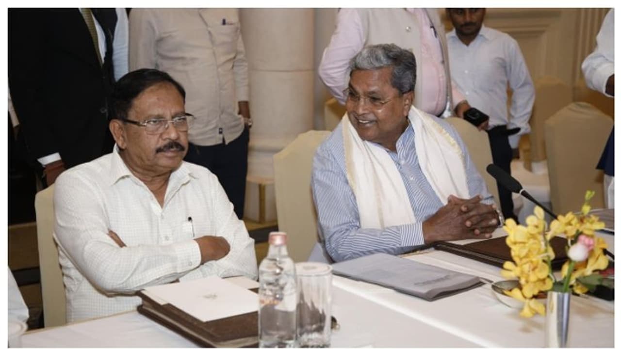 7ನೇ ವೇತನ ಆಯೋಗ ಜಾರಿಗೆ ₹18,000 ಕೋಟಿ ಅಗತ್ಯವಿದೆ, ತಾಳ್ಮೆಯಿಂದ ಇರಿ: ಡಾ.ಜಿ.ಪರಮೇಶ್ವರ್ 7ನೇ ವೇತನ ಆಯೋಗ ಜಾರಿಗೆ ₹18,000 ಕೋಟಿ ಅಗತ್ಯವಿದೆ, ತಾಳ್ಮೆಯಿಂದ ಇರಿ: ಡಾ.ಜಿ.ಪರಮೇಶ್ವರ್