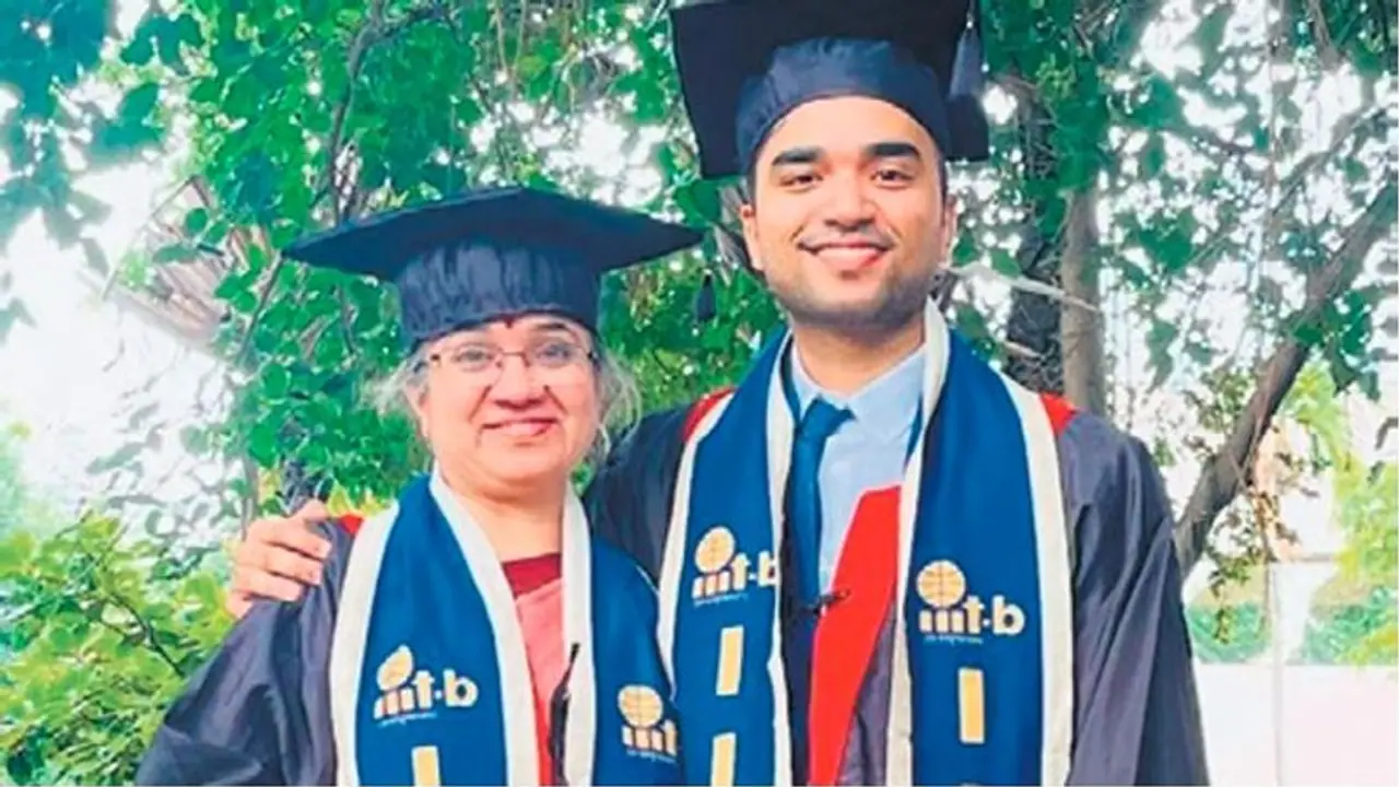 ಬೆಂಗಳೂರು ಐಐಐಟಿಯಿಂದ ಜೊತೆ ಜೊತೆಗೆ ಡಿಗ್ರಿ ಪಡೆದ ಅಮ್ಮ ಮಗ: ನಮ್ಮ ಸಾಧನೆಯ ರೂವಾರಿ ಅಪ್ಪನೇ ಎಂದ್ರು