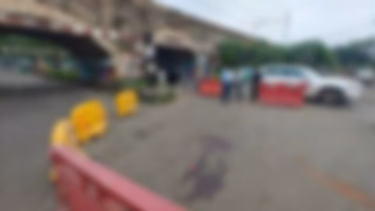 മദ്യലഹരിയിൽ യുവാവ് ഓടിച്ച കാറിടിച്ച് രണ്ട് പൊലീസുകാർക്ക് ദാരുണാന്ത്യം; സംഭവം പൂനെയിൽ, പ്രതി അറസ്റ്റിൽ മദ്യലഹരിയിൽ യുവാവ് ഓടിച്ച കാറിടിച്ച് രണ്ട് പൊലീസുകാർക്ക് ദാരുണാന്ത്യം; സംഭവം പൂനെയിൽ, പ്രതി അറസ്റ്റിൽ